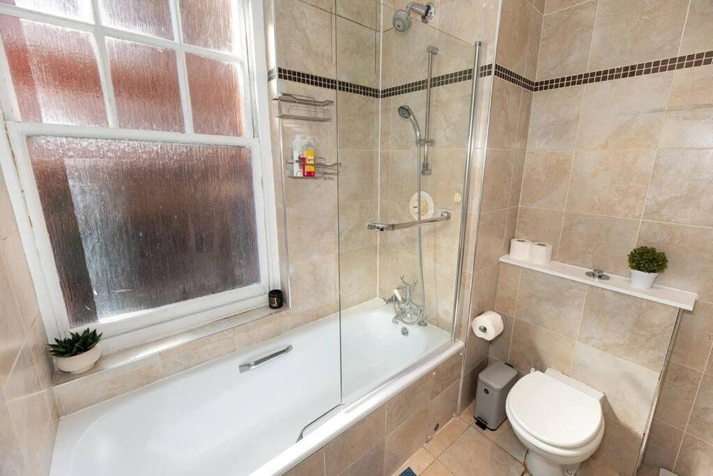 Discover London Central 2 Bedroom In Kensington Exterior photo