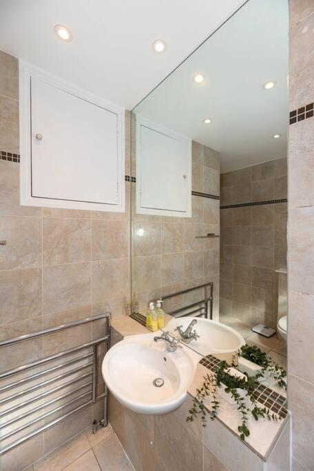 Discover London Central 2 Bedroom In Kensington Exterior photo